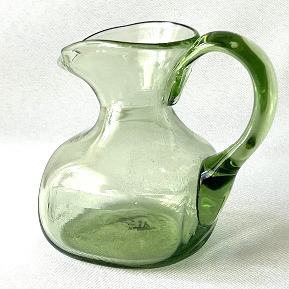 Vintage Hand-Blown Green Pitcher Short Creamer Applied Handle Art Glass Jug - Picture 1 of 8